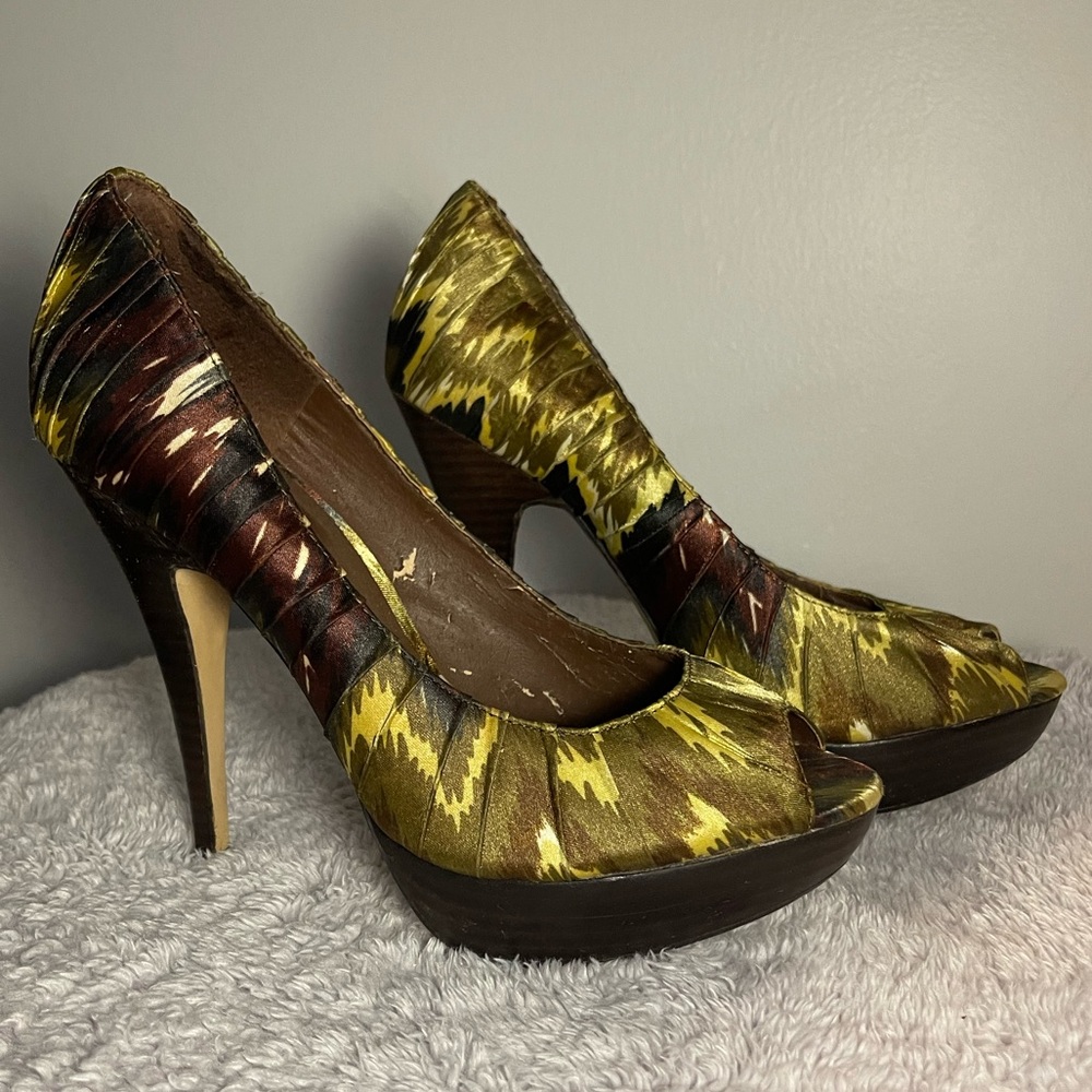 Gently worn Aldo Heels